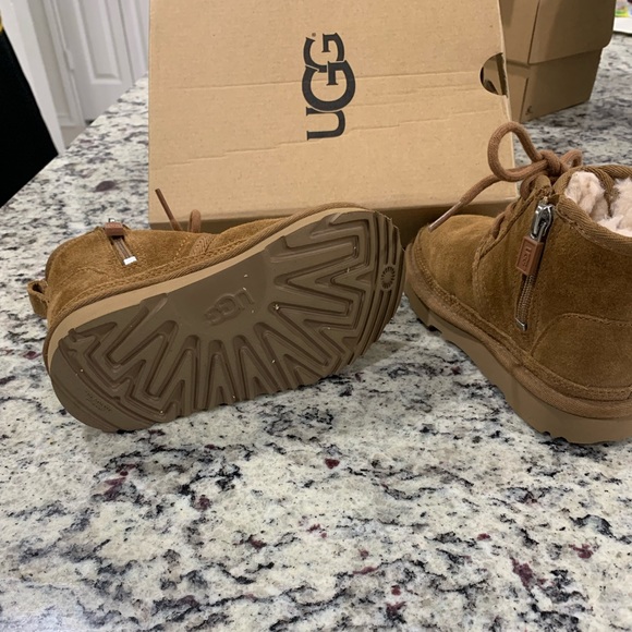 Toddler brown Ugg boots in a size 10, only worn once. - Picture 3 of 3